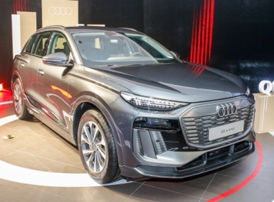 Audi Q6 e-tron ra mắt khách Việt, giá 3,199 tỷ đồng