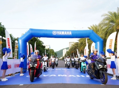 Khoảnh khắc dàn xe Yamaha dẫn đoàn 12.000 runner VM Quy Nhơn