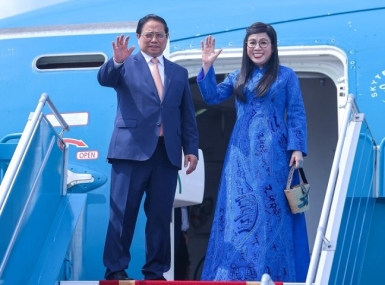 Thủ tướng lên đường dự Hội nghị Thượng đỉnh BRICS mở rộng