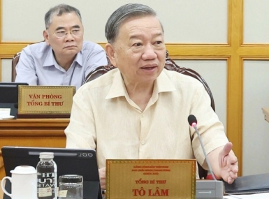 Tổng Bí thư yêu cầu sửa chính sách tiền lương cán bộ, công chức phù hợp với mô hình mới